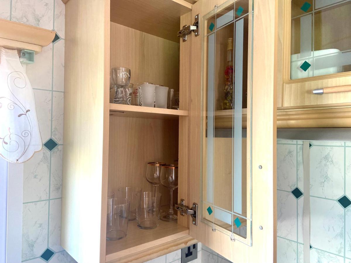 Kisvakond Vendeghaz Apartment Jeno Ngoại thất bức ảnh