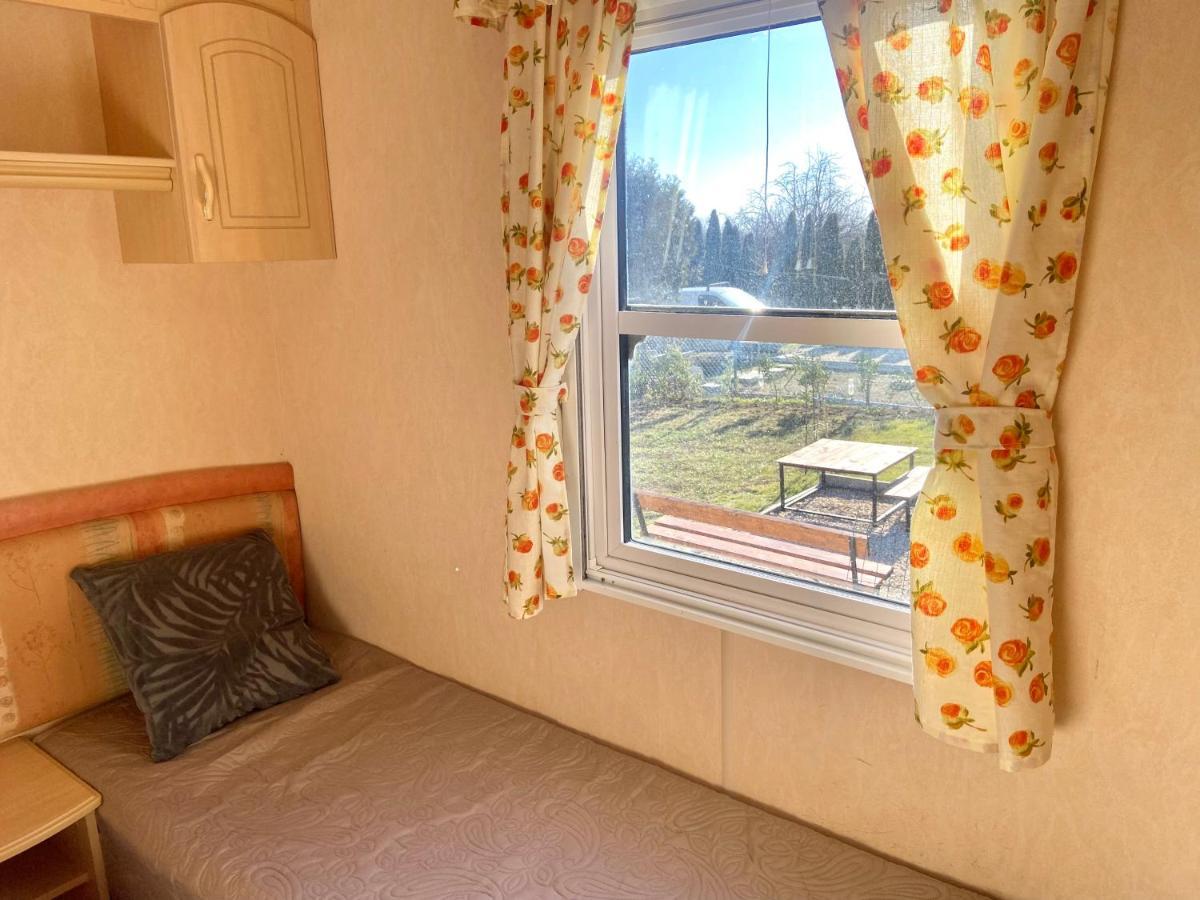 Kisvakond Vendeghaz Apartment Jeno Ngoại thất bức ảnh
