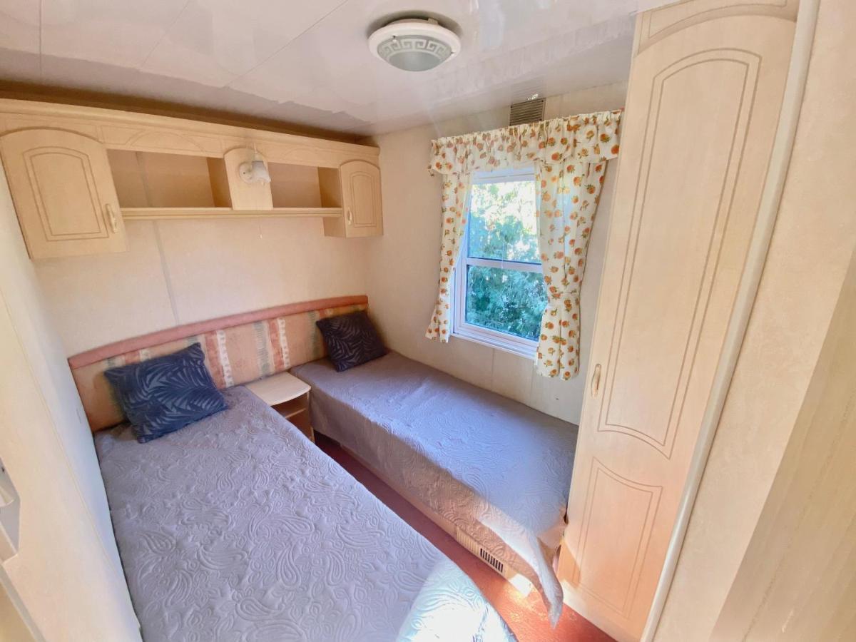 Kisvakond Vendeghaz Apartment Jeno Ngoại thất bức ảnh