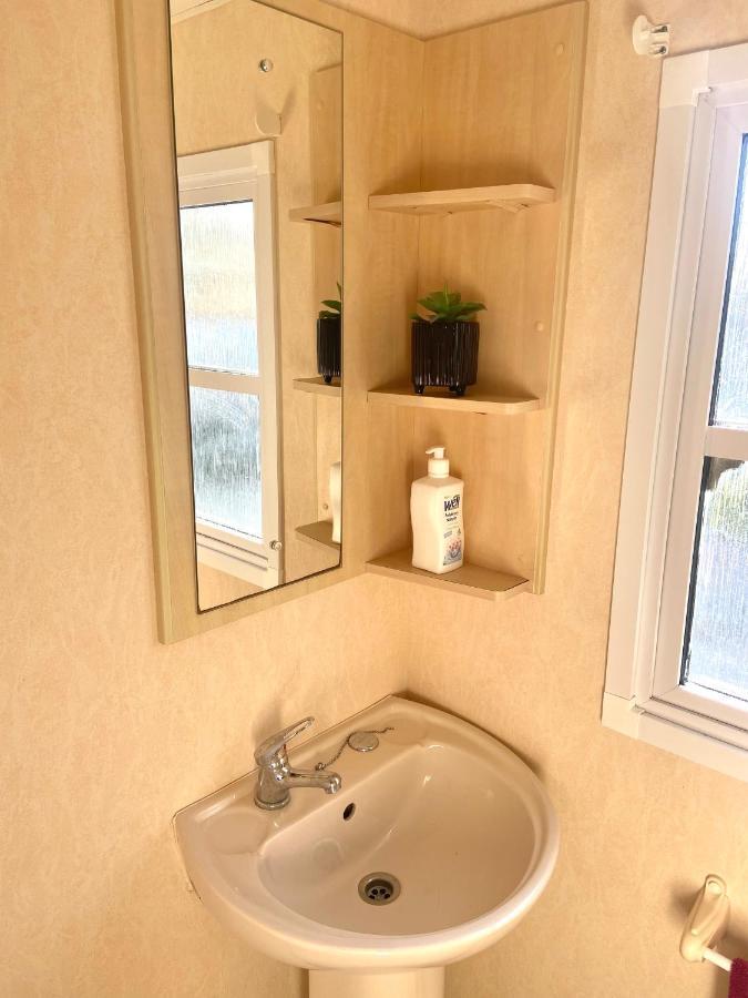 Kisvakond Vendeghaz Apartment Jeno Ngoại thất bức ảnh