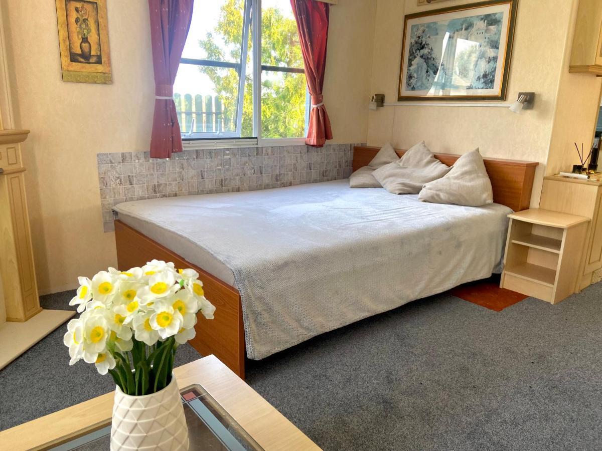 Kisvakond Vendeghaz Apartment Jeno Ngoại thất bức ảnh